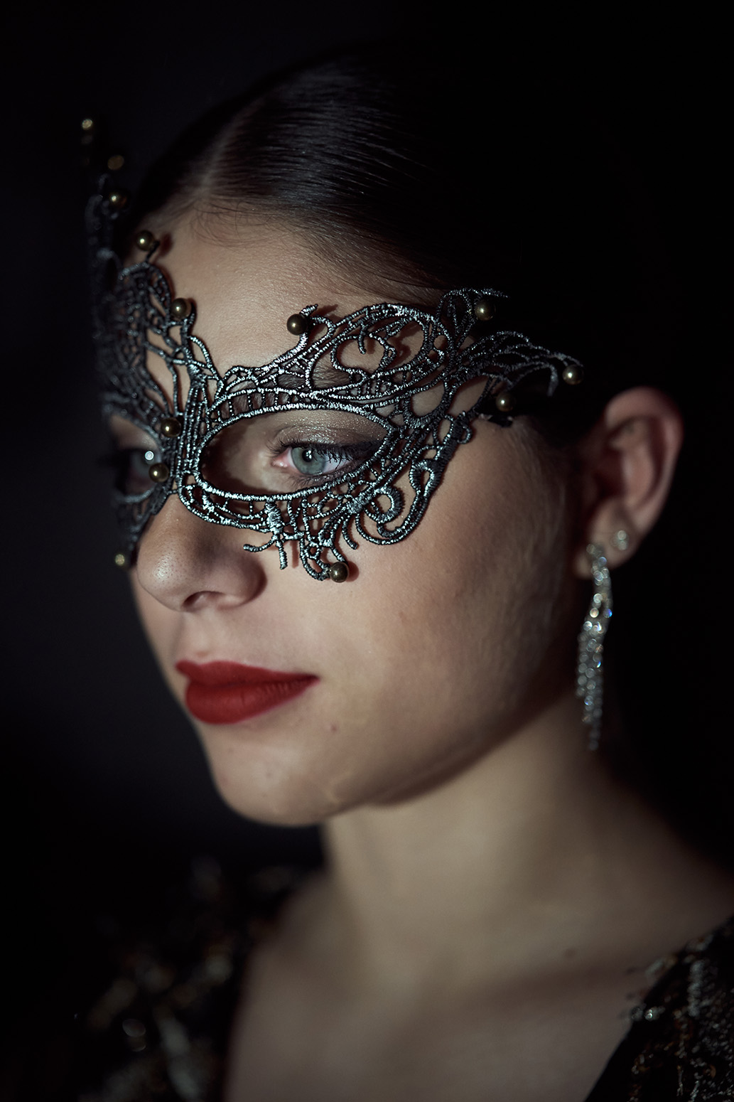 Aquest es el peu de foto del senyor amb les mans a la cara possat a Texto alternativo