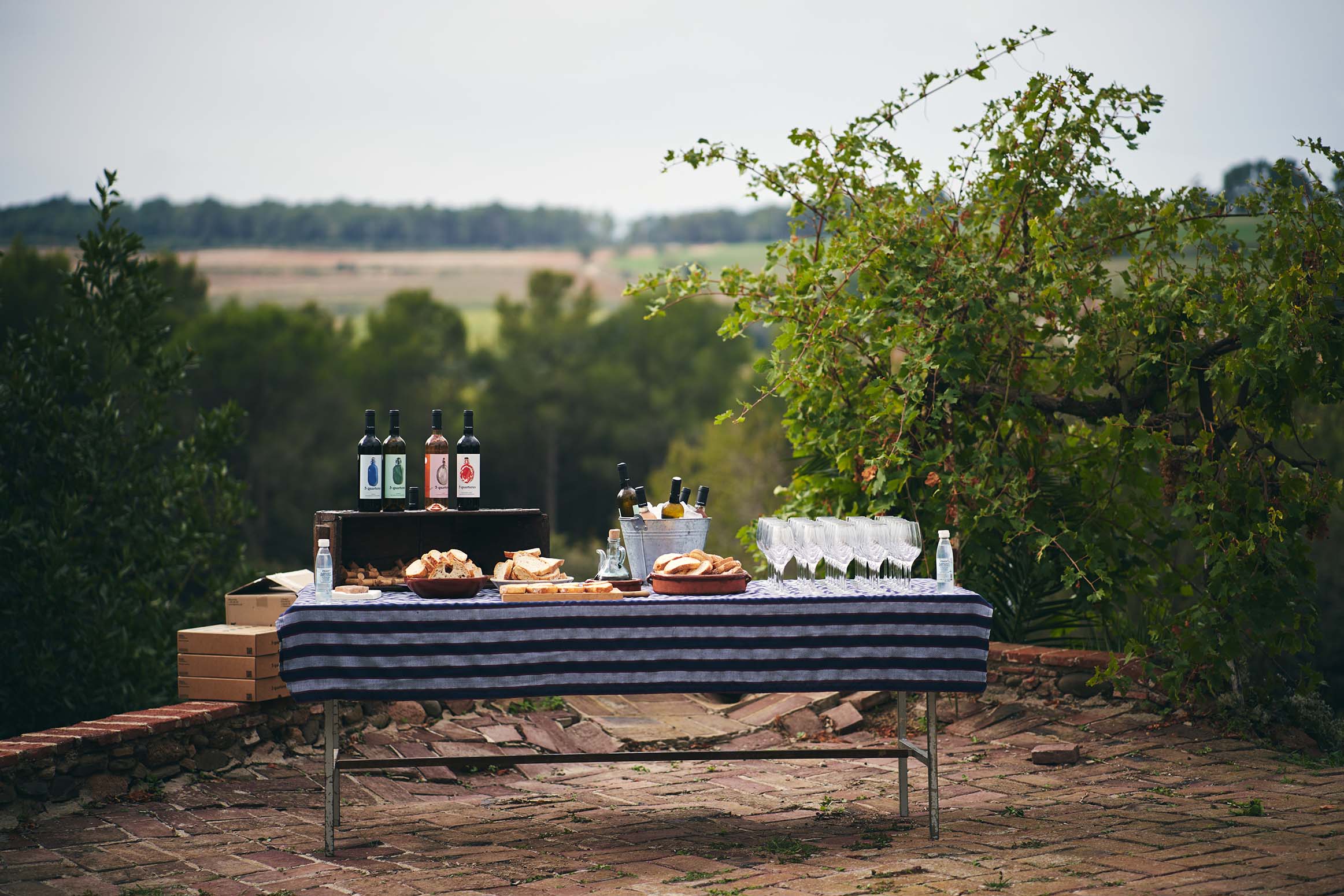 Aquest es el peu de foto del senyor amb les mans a la cara possat a Texto alternativo