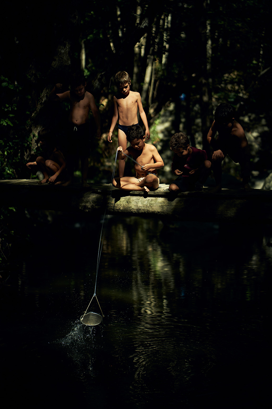 Aquest es el peu de foto del senyor amb les mans a la cara possat a Texto alternativo