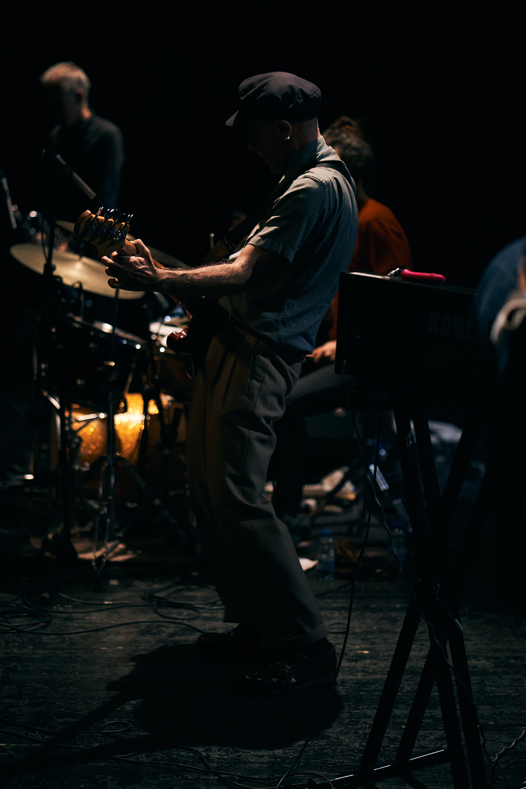 Aquest es el peu de foto del senyor amb les mans a la cara possat a Texto alternativo