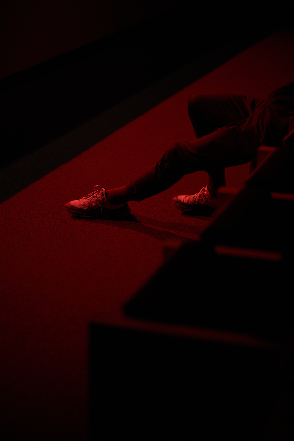 Aquest es el peu de foto del senyor amb les mans a la cara possat a Texto alternativo