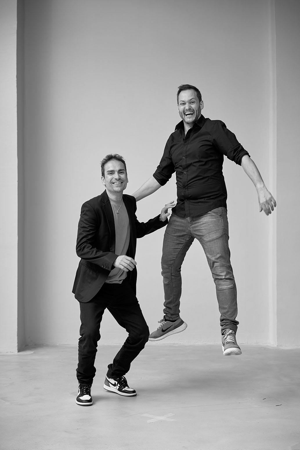 Aquest es el peu de foto del senyor amb les mans a la cara possat a Texto alternativo