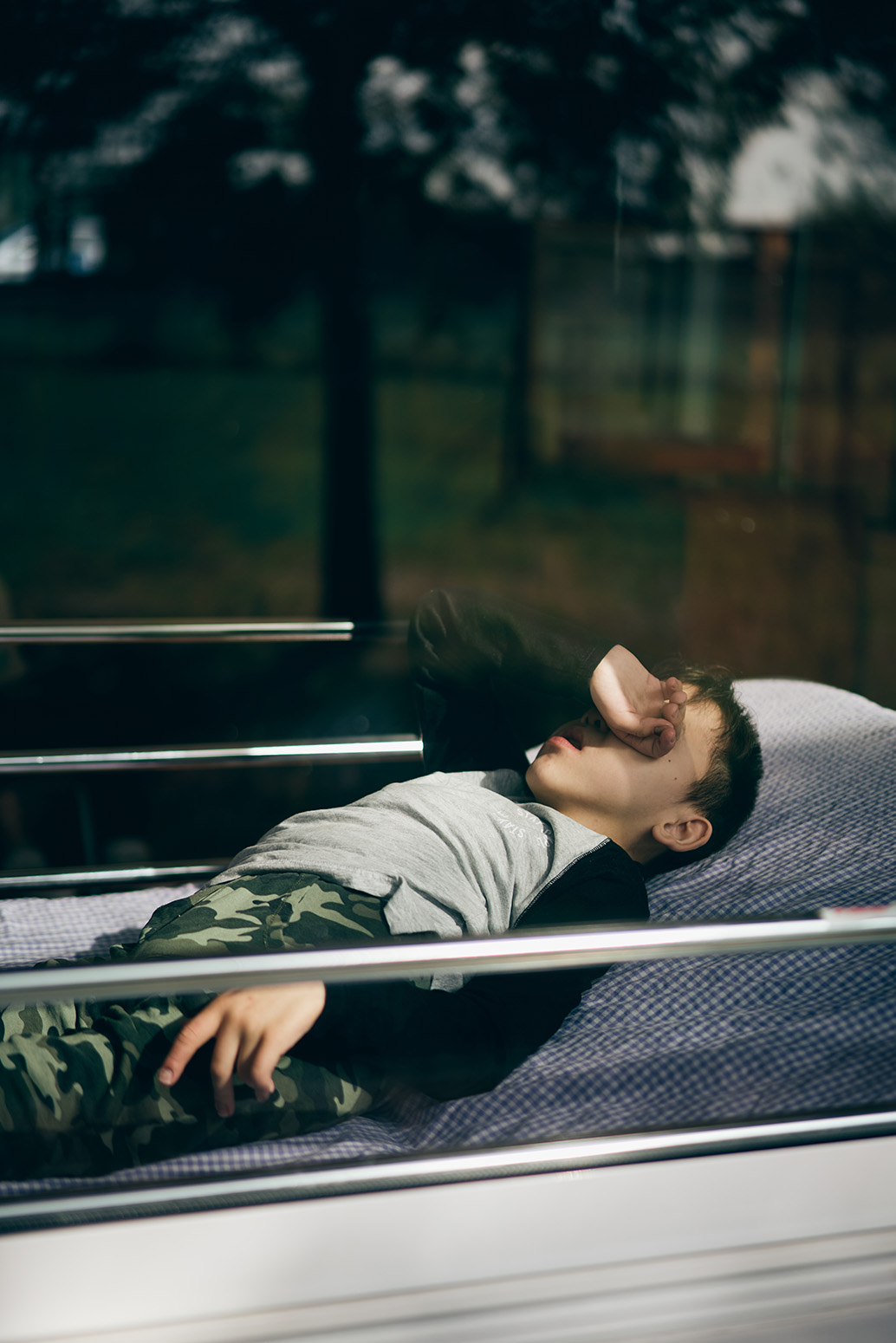 Aquest es el peu de foto del senyor amb les mans a la cara possat a Texto alternativo