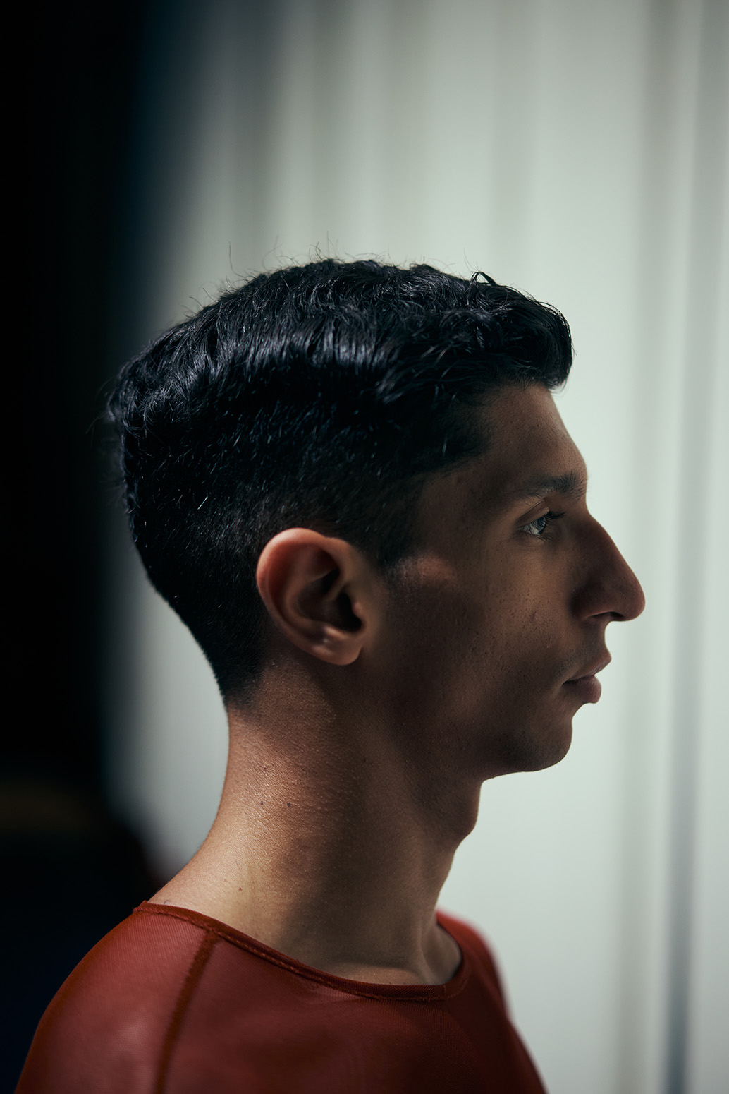 Aquest es el peu de foto del senyor amb les mans a la cara possat a Texto alternativo